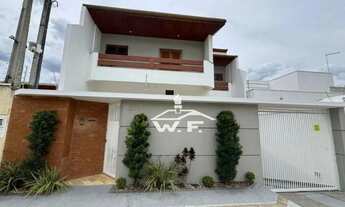 Imagem: Casa com 4 quartos, sendo uma suíte para