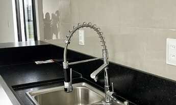 Imagem 4: Casa térrea em condomínio com 3 quartos, sendo 2 suítes