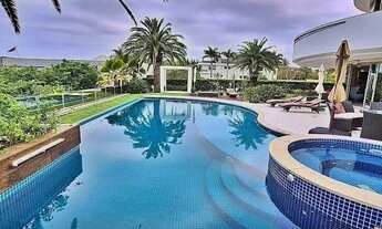 Imagem 5: CASA FRENTE MAR Casa com 5 dormitórios