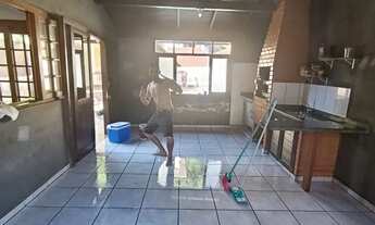 Imagem 4: Casa com piscina ano novo