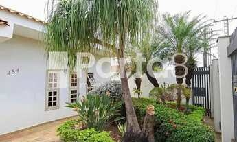 Imagem 3: Elegância e Espaço no Coração do Bairro Comendador Mancor Daud: Casa de 531m² à Venda