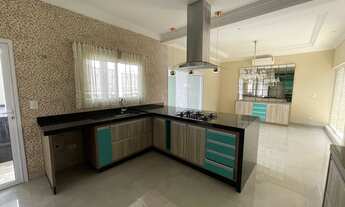 Imagem 7: Com dormitório no piso inferior + Piscina e Recheada de Móveis planejados - Condomínio Com