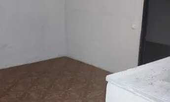 Imagem 6: Aluga-se kitnet perto do metrô. Para casais sem filhos,moças e rapazes