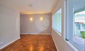 Imagem 6: Casa Incrível ! Quatro dormitórios e 2 Vagas numa das ruas mais charmosas da Vila Mariana!