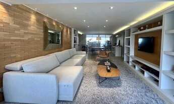 Imagem 3: Apartamento alto padrão com 4 dormitórios (2 suítes) e 4 vagas para locação