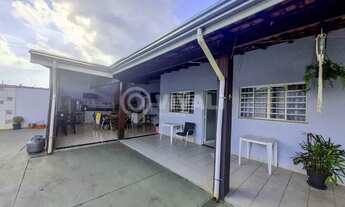 Imagem 2: Casa de rua - / Residencial / Jardim Leonor