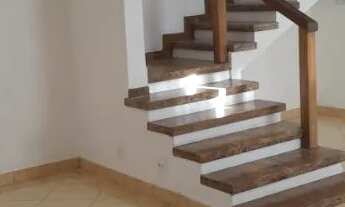 Imagem 5: Casa Petrópolis Castelanea beira rua principal uso residencial ou comercial