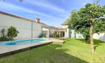 Imagem 3: Bela casa à venda, 3 dormitórios, com piscina, salão de festas, bairro Camobi!