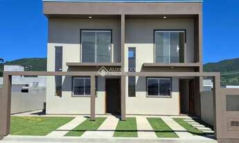 Imagem: Sobrado geminado financiável com 2 quartos