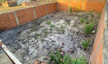 Imagem 3: Vendo terreno de esquina murado