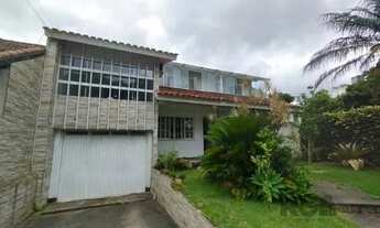 Imagem 2: Casa em Porto Alegre, no bairro Ipanema, com 6 dormitório(s), e 6 banheiros, par