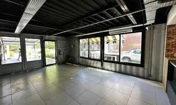 Imagem 3: Loja comercial com deck externo para locação em avenida principal Próximo ao ParkShopping