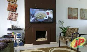 Imagem 3: Casa em estilo moderno em condomínio fechado