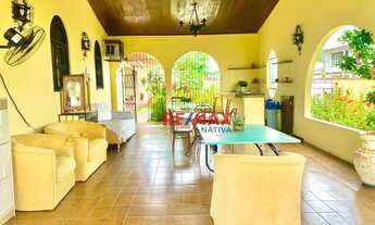 Imagem 4: Casa de esquina no Conjunto Tiradentes com um quintal maravilhoso com churrasqueira e pisc