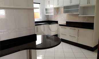 Imagem 2: Condomínio de Casa Saúde 204 m² , 3 Dorms, 1 Suite, 3 WC, 2 VAGAS, 2 SALAS, 1 LAVANDERIA