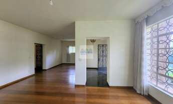 Imagem 2: Excelente casa localizada no no Pacaembu, 3 dormitórios sendo 1 suíte, 4 vagas