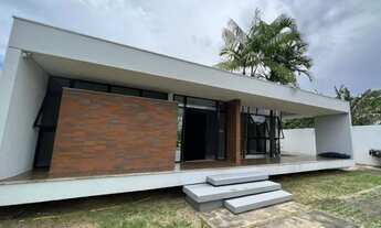 Imagem 2: Casa de condomínio para venda possui 900 metros quadrados com 3 quartos