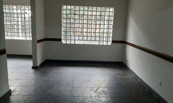 Imagem 2: Casa com 4 Dormitórios, 1 suíte, 4 banheiros à Venda, 200 m² por R$ 1.595.000