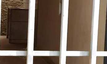 Imagem 5: Kitnet 430,00 reais ,contrato e caução.....iptu ok ...