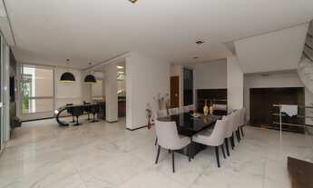 Imagem 3: Casa de condomínio para venda possui 704 metros quadrados com 4 quartos com suíte