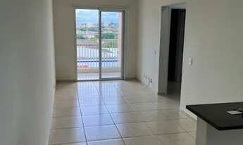 Imagem 2: Apto 2 quartos c armários, 2 banhos, sacada, prédio c elevador e salão de festas