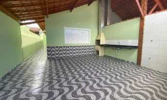 Imagem: Casa a venda no litoral, possui 2 dormitórios