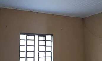 Imagem 2: Kitnet 430,00 reais ,contrato e caução.....iptu ok ...