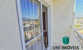 Imagem 2: Amplo apartamento à venda com 2 quartos/1 suíte e varanda de frente pra rua, na Praia do M