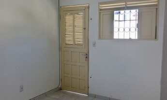 Imagem 3: Alugo Kitnet no bairro de Neópolis_Um quarto_sala_cozinha_banheiro_Excelente localização