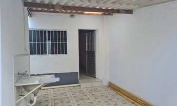 Imagem: LINDA CASA RENOVADA EM RUA TRANQUILA E ARBORIZADA