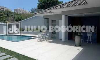 Imagem 5: JBB67203 Barra da Tijuca Casa Triplex 4 Suítes Piscina Sauna Churrasqueira Venda Julio Bog