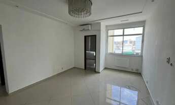 Imagem 2: Apartamento reformado com 2 quartos, suíte e vista ampla próximo ao metrô e ao Maracanã!