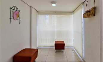 Imagem 2: Apto. seminovo na V. Romana, com varanda, 2 dorms, 1 suíte, cozinha integrada, 1 vaga, con