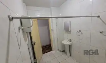 Imagem 5: Apartamento com 2 dormitórios, com sacada no Bairro Centro Histórico