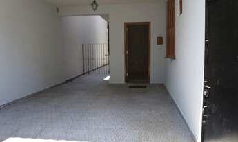 Imagem 2: Casa térrea em travessa fechada - Santa Rosa - Niterói - RJ