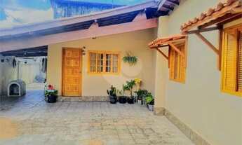 Imagem: Casa térrea de 212m² de terreno com 3