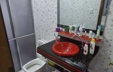 Imagem 5: Casa de 3 quartos toda na laje no Parque Dez- possui poço artesiano e garagem coberta