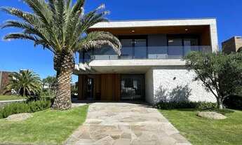 Imagem 2: Sobrado mobiliado com piscina, beira lago a venda no condomínio Malibu Xangri-lá - 426,64m