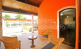 Imagem 2: CASA à venda com piscina e 3 quartos em Peruíbe, no bairro Jardim Três Marias