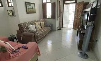 Imagem 3: ! Casa em Rua Pública