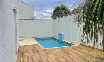 Imagem 2: Sobradão com 350 metros de Terreno - Imponente com piscina e excelente distribuição