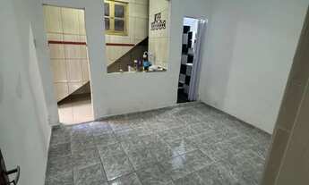 Imagem 3: Alugo ótimo conjugado em Quintino ! Rua Garcia Pires