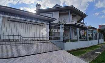 Imagem: Sobrado com 03 suítes com sacadas - Moinhos