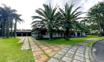 Imagem 2: Casa Clássica Alto Padrão em Condomínio Exclusivo