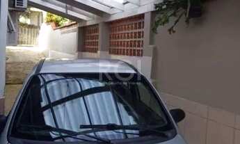 Imagem 6: Casa em Porto Alegre, no bairro Espírito Santo, com 3 dormitório(s), e 3 banheir