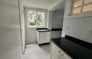 Imagem 6: Casa para Locação em Florianópolis, Cacupé, 4 dormitórios, 1 suíte, 2 banheiros, 2 vagas