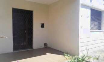 Imagem 5: Imóvel com duas entradas - Bairro de Fátima. Frente: Rua Sousa Girão. Costas: Av Aguanambi