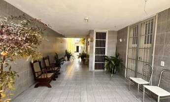 Imagem 6: Imóvel para aluguel de 184 metros quadrados, com 3 quartos, em Joaquim Távora