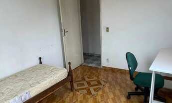 Imagem 2: Quarto em apartamento