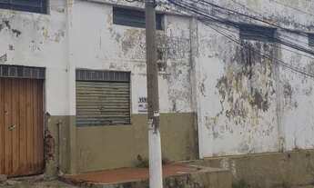 Imagem: Centro comercial para venda tem 750 metros